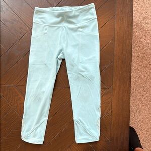 Athleta Girl Infinity Capri Light Blue size medium/8-10